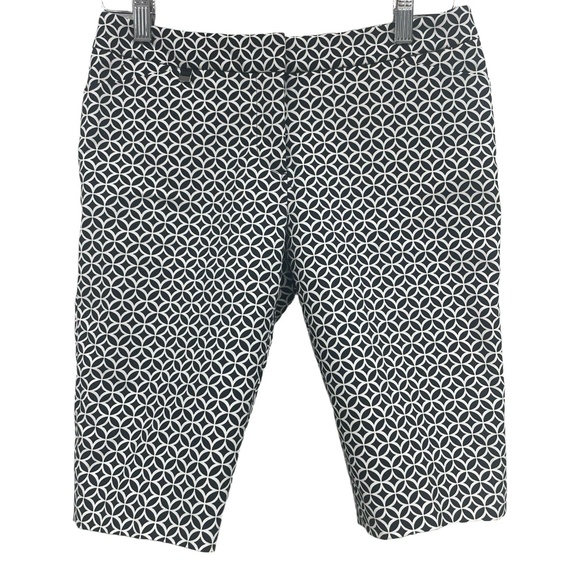NWT White House Black Market Printed Bermuda Black Geo Pattern Shorts Size 00 - Picture 1 of 13